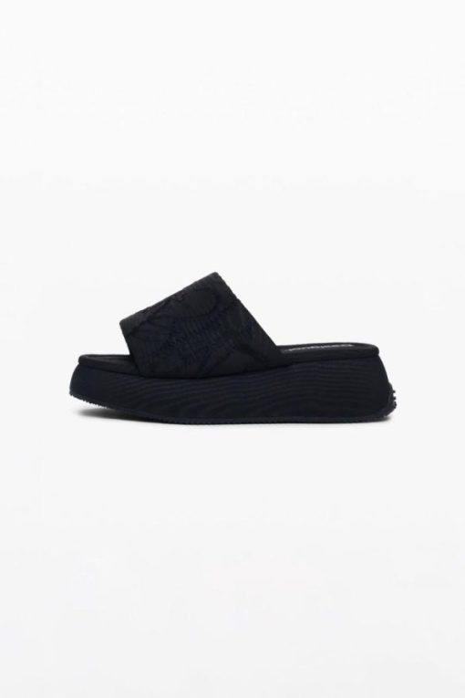 Theoutfithaus.shop15f3a67fd6 1