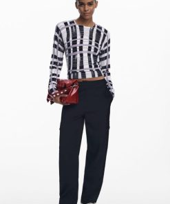Theoutfithaus.shop17791c0a44 2