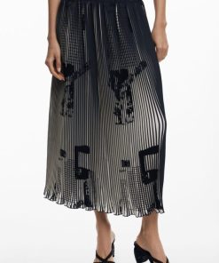 Theoutfithaus.shop210f12a40e 2