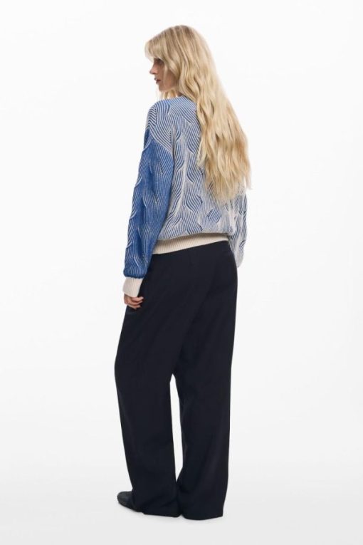 Theoutfithaus.shop25543d3f3e 4