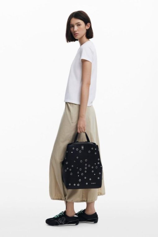 Theoutfithaus.shop3e37fcb4ff 2