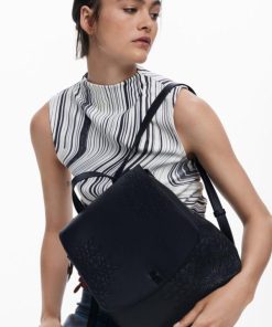 Theoutfithaus.shop607a39821a 1