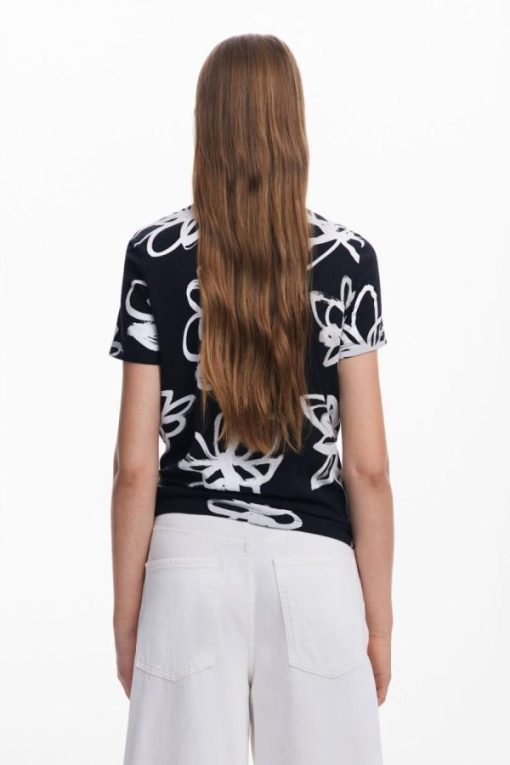Theoutfithaus.shop62b02233a8 5