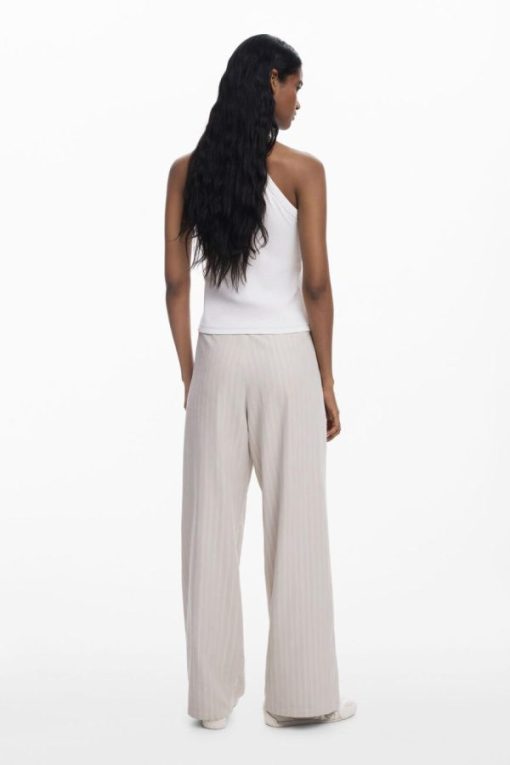 Theoutfithaus.shop83856566c4 4