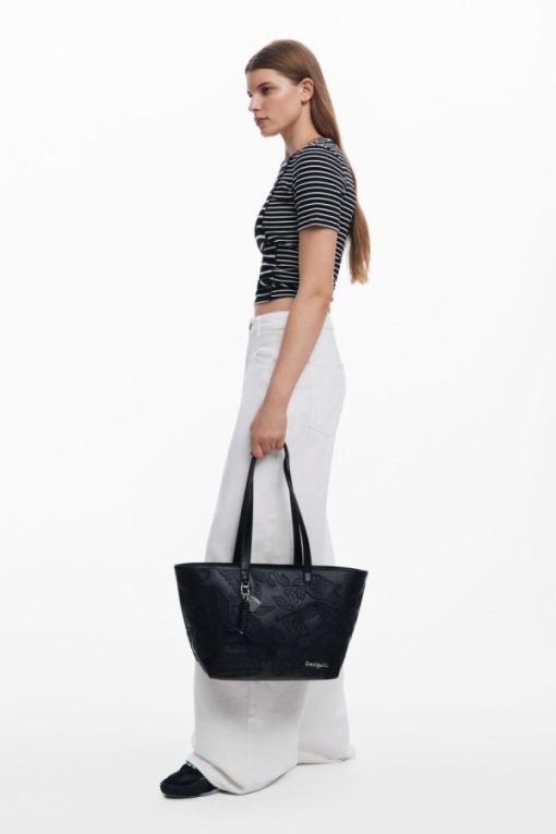 Theoutfithaus.shop9745e306f7 2