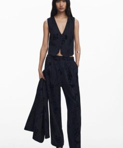 Theoutfithaus.shopf53acd045c 1